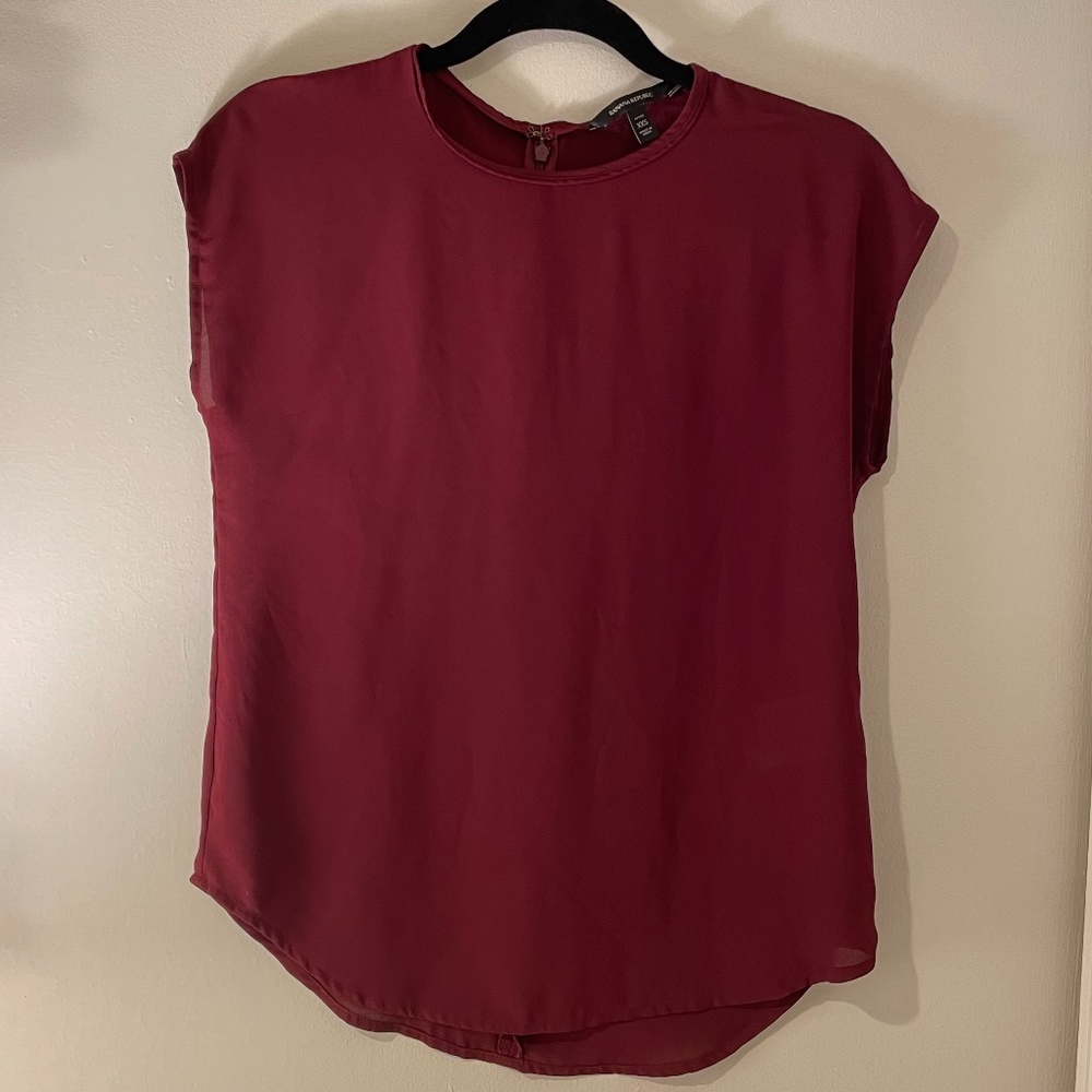 Banana Republic Petite Maroon Short Sleeve Blouse